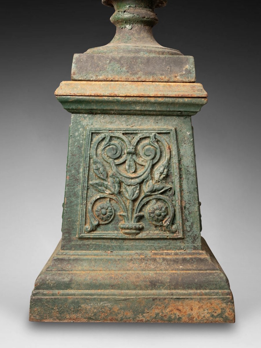 Pair Of Cast Iron Medici Vases, 19th Century-photo-1