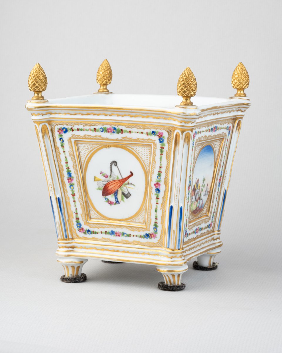 Caisse à Fleurs En Porcelaine De Bordeaux, Manufacture De Verneuilh, XVIIIe Siècle