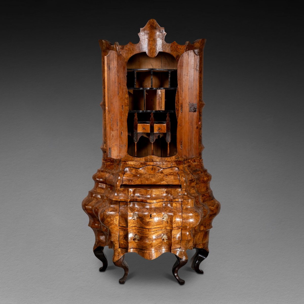 Lombard Furniture, Early 18th Century -photo-4