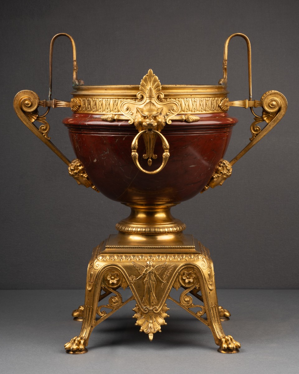 Coupe En Marbre Rouge, Monture En Bronze Doré, XIXe Siècle 