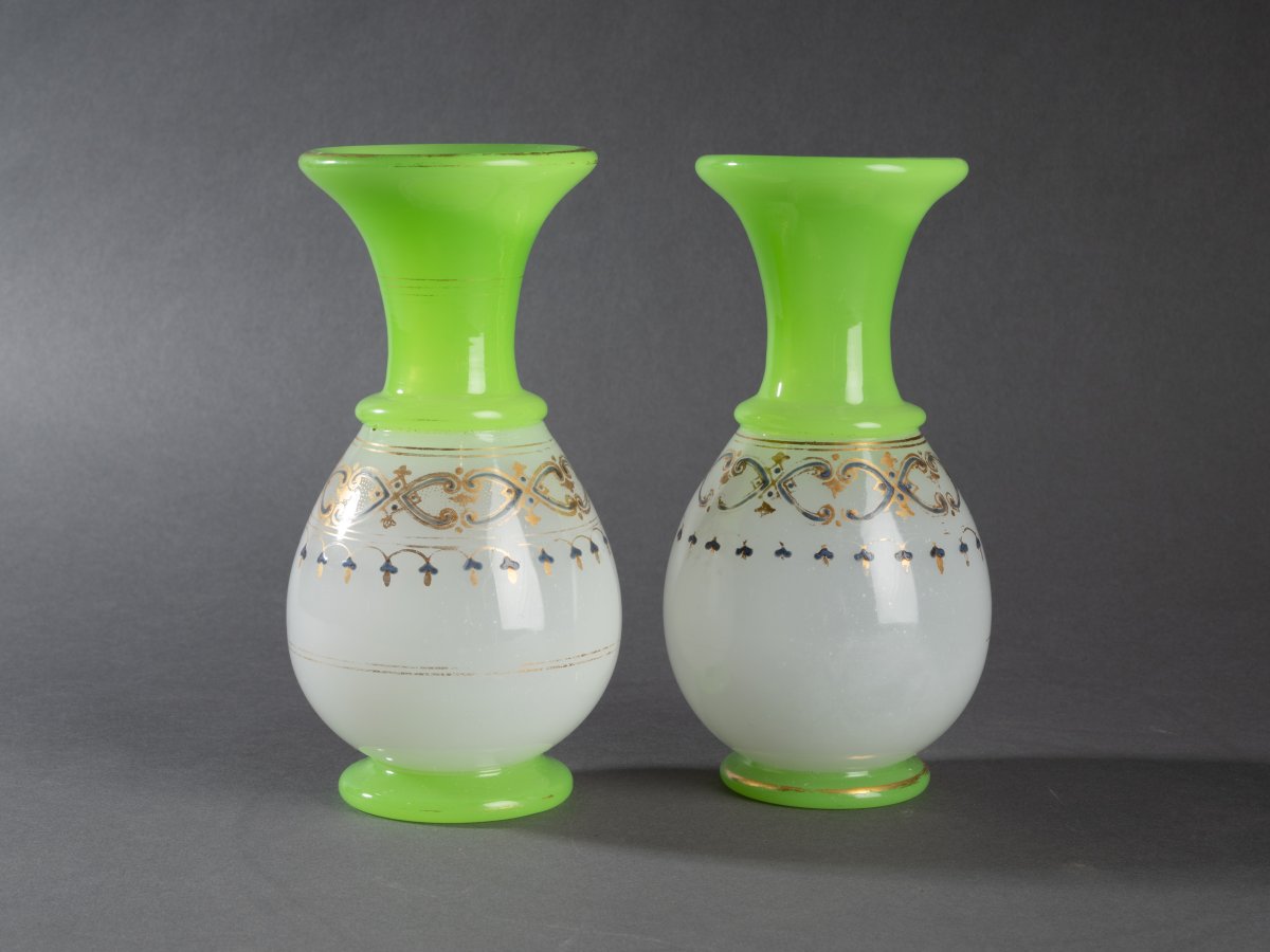 Paire de vases en opaline, fin XIXe siècle -photo-1
