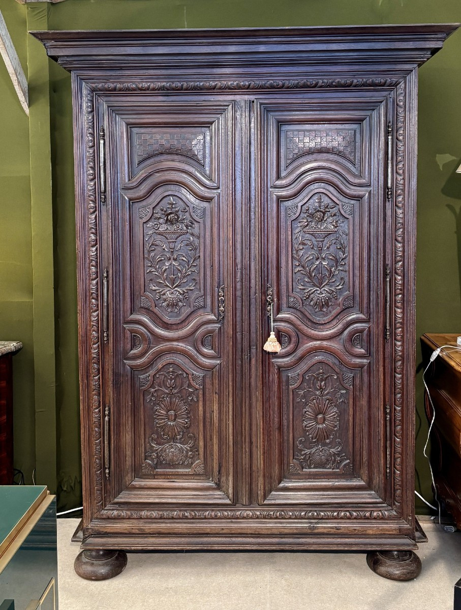 Petite armoire datée de la fin XVIIe siècle