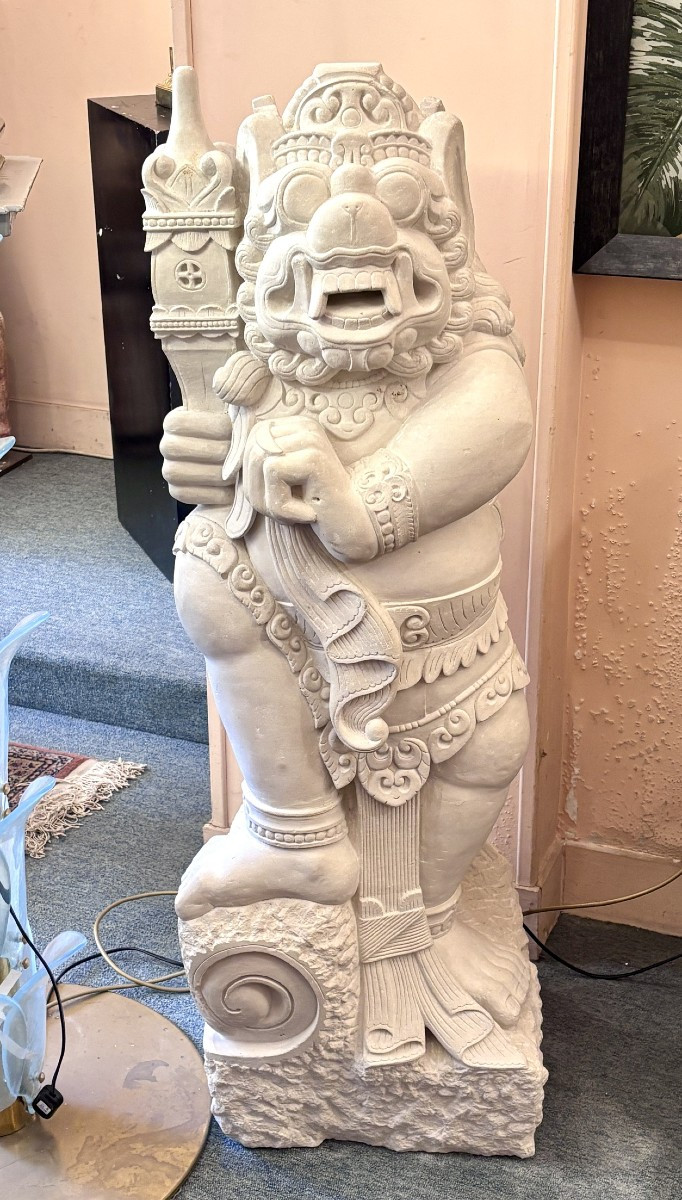 Sculpture en pierre figurant le héros Hanumān, XXe siècle