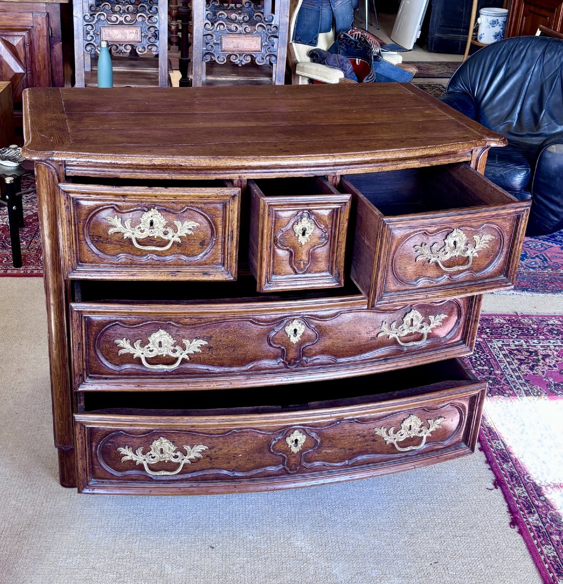 Commode en chêne, d’époque Régence (XVIIIe siècle)-photo-1