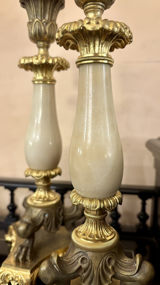 Paire de bougeoirs en agate et bronze doré, XIXe siècle-photo-1