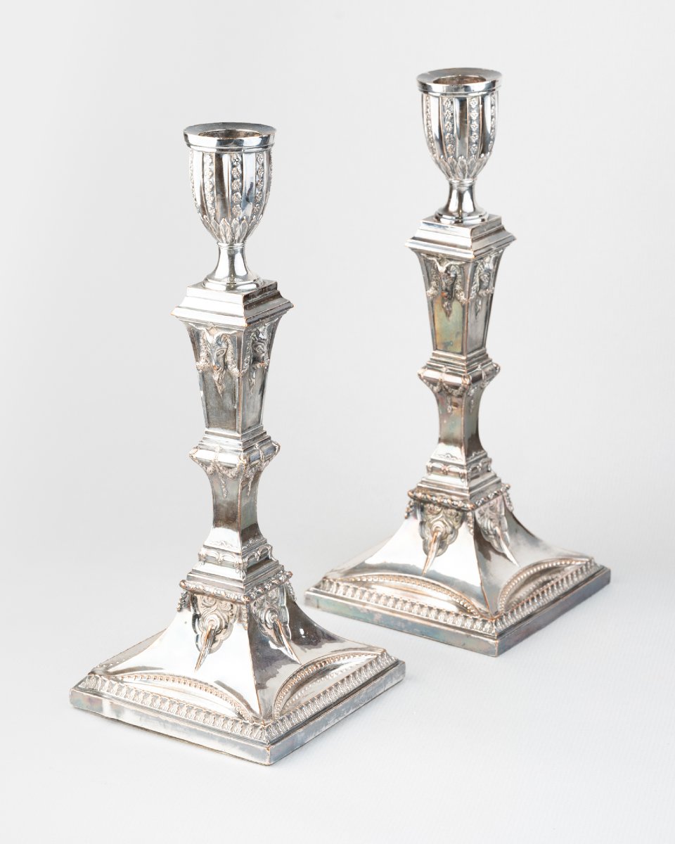 Paire de bougeoirs en cuivre argenté, Epoque Empire-photo-2