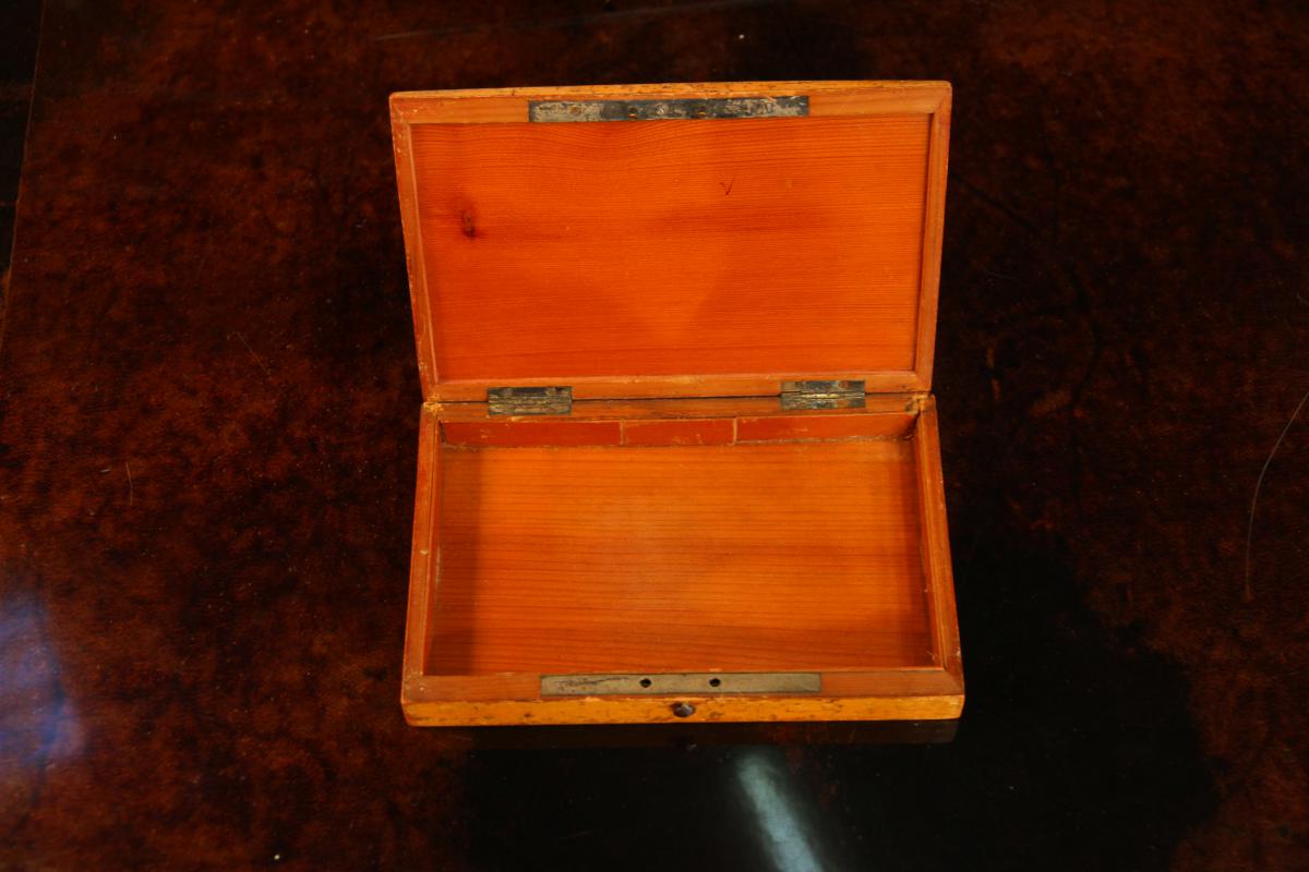 Small Antique Box Nineteenth Century-photo-2