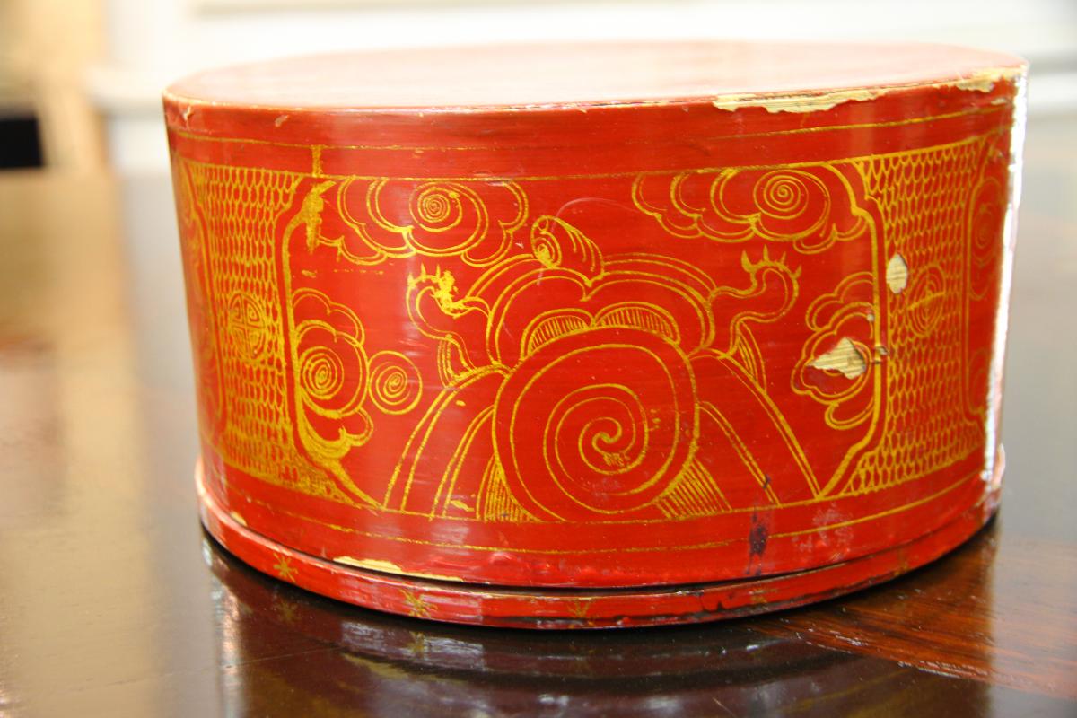 Une Boîte Chinoise En Laque Rouge, XIXe Siècle-photo-2