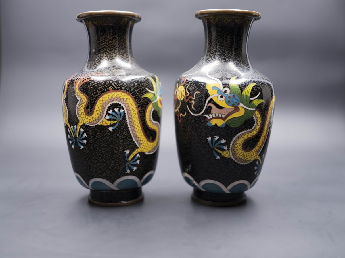 Pair Of Chinese Cloisonné Vases, Late Nineteenth / Early Twentieth-photo-2