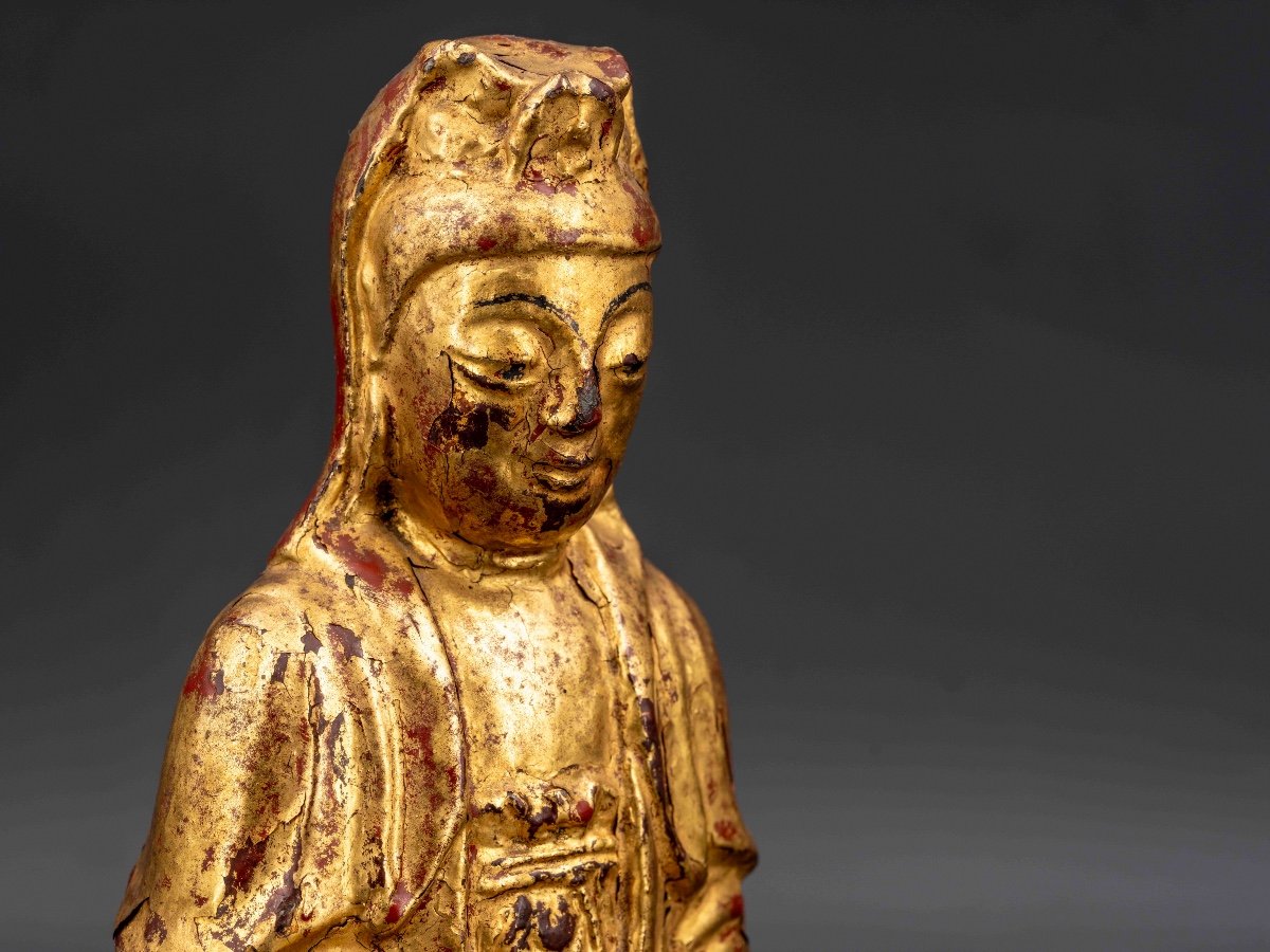 Guanyin Gold Lacquered Bronze, 18th Century-photo-2