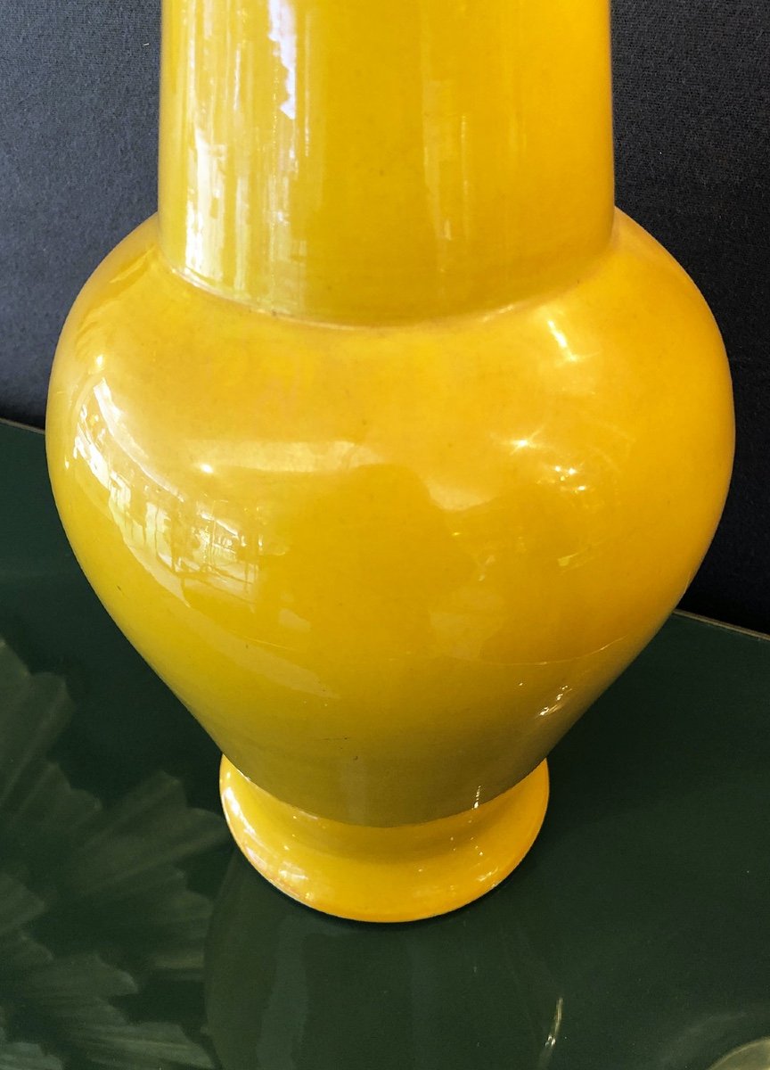 Vase Jaune En Céramique Vernissée. Chine, Début XXe Siècle-photo-1