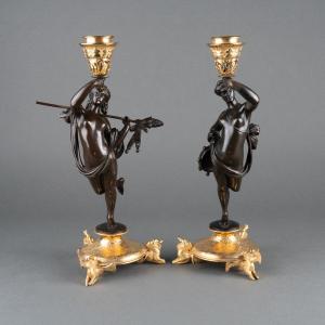 Paire De Bougeoirs « ménades » En Bronze, Poinçon Alfred Daubrée, XIXe Siècle 