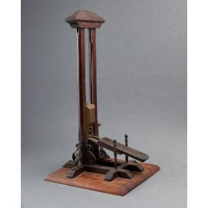 Réplique miniature d’une guillotine, XIXe siècle 