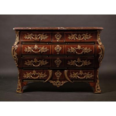 Commode Dite à Moustache. Époque Louis XIV, Première Moitié Du XVIIIe Siècle 