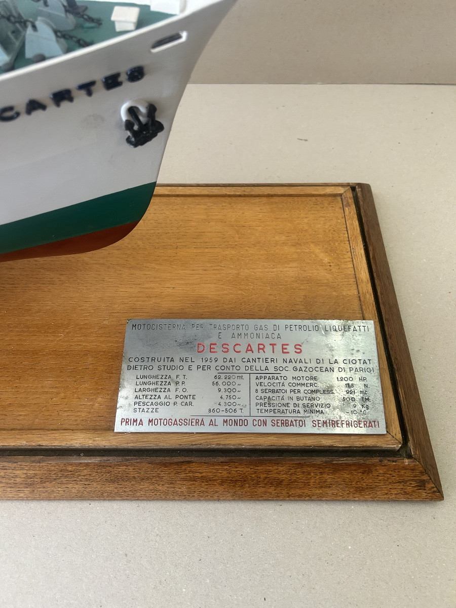 Maquette de chantier du méthanier Descartes de la compagnie Gazocean-photo-3