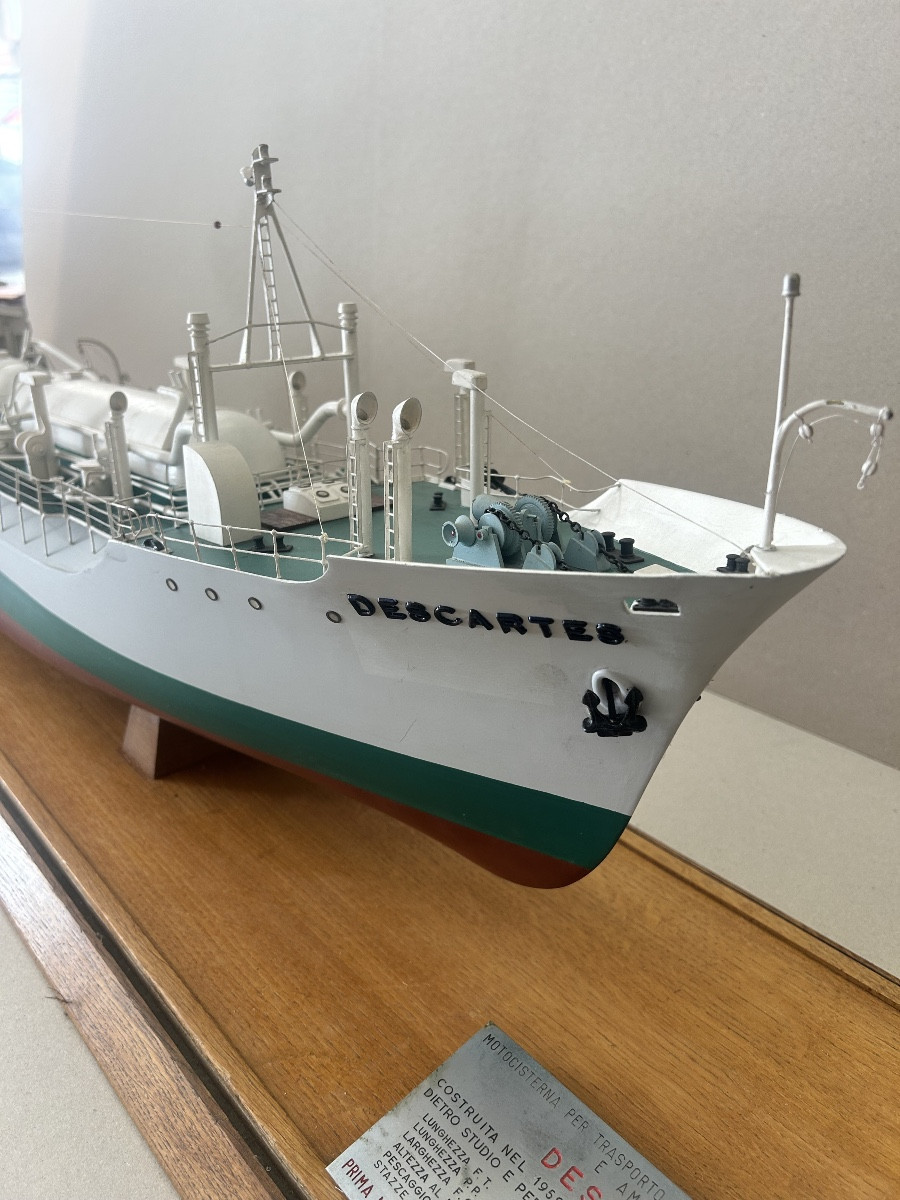Maquette de chantier du méthanier Descartes de la compagnie Gazocean-photo-4