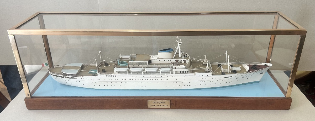 Maquette d’agence du paquebot Victoria de la LLoyd triestino-photo-2