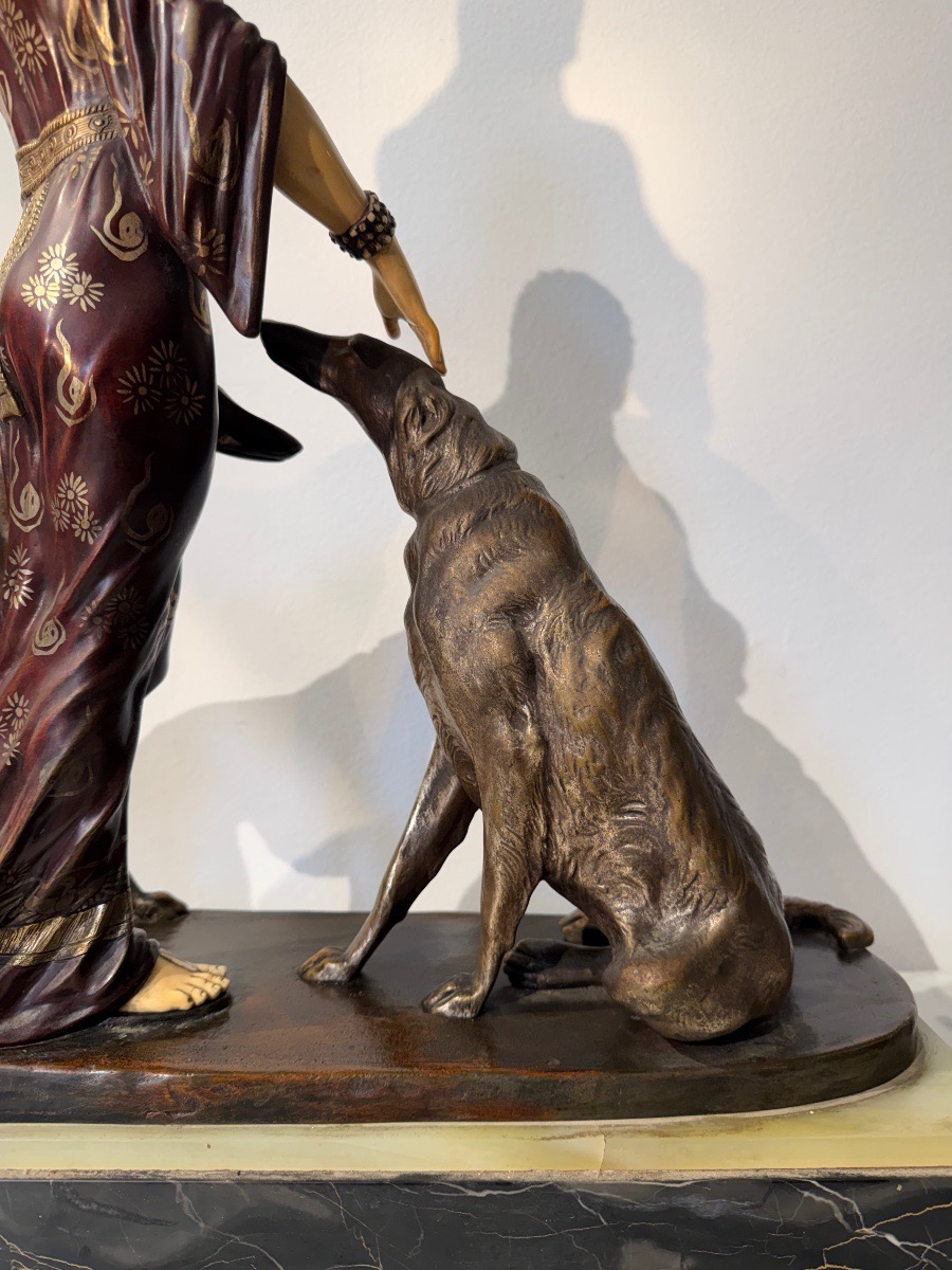 Louis Riché (1877-1949) Femme aux lévriers, chryséléphantine en bronze et ivoire -photo-2