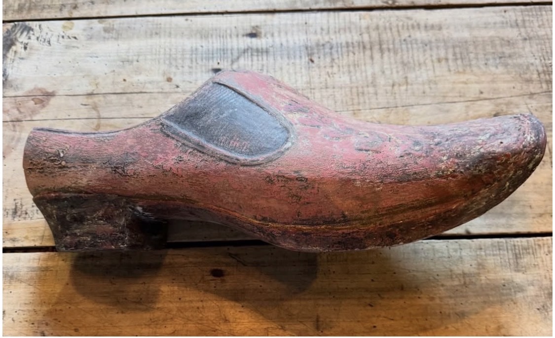 Clog-maker's Sign-photo-2