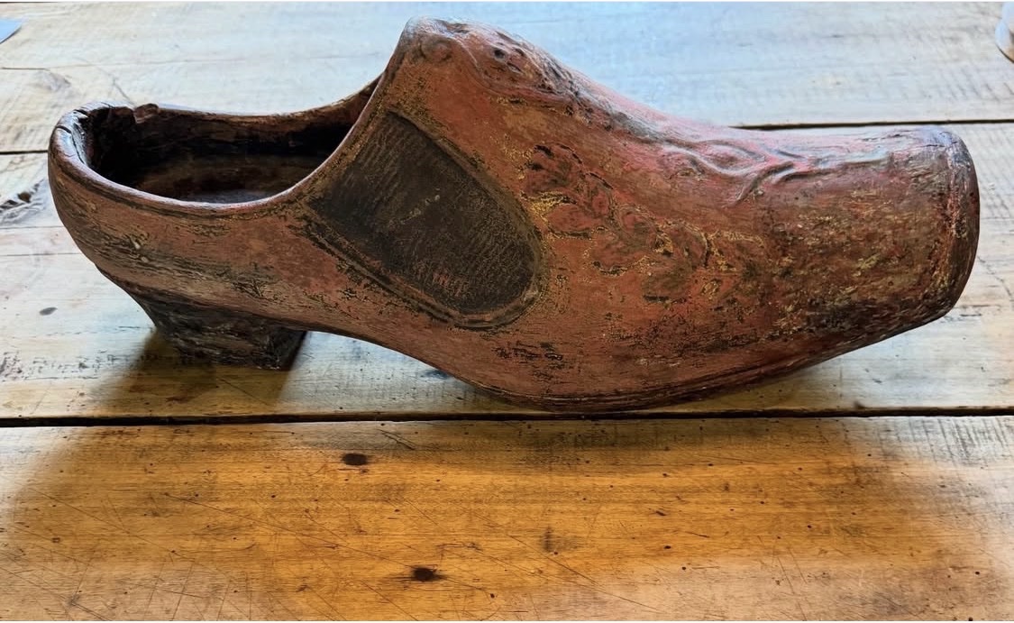 Clog-maker's Sign