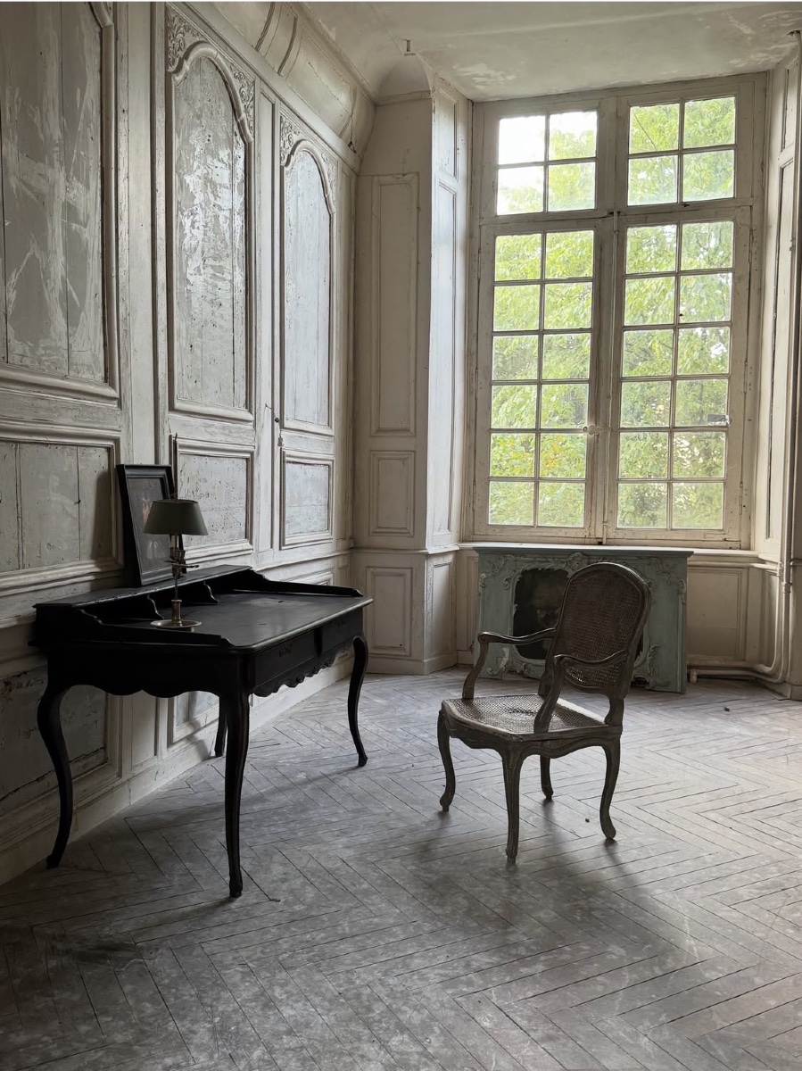 Period Desk, Louis XV Style, With Its Gallery-photo-2