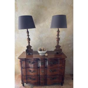 Commode en noyer 18e