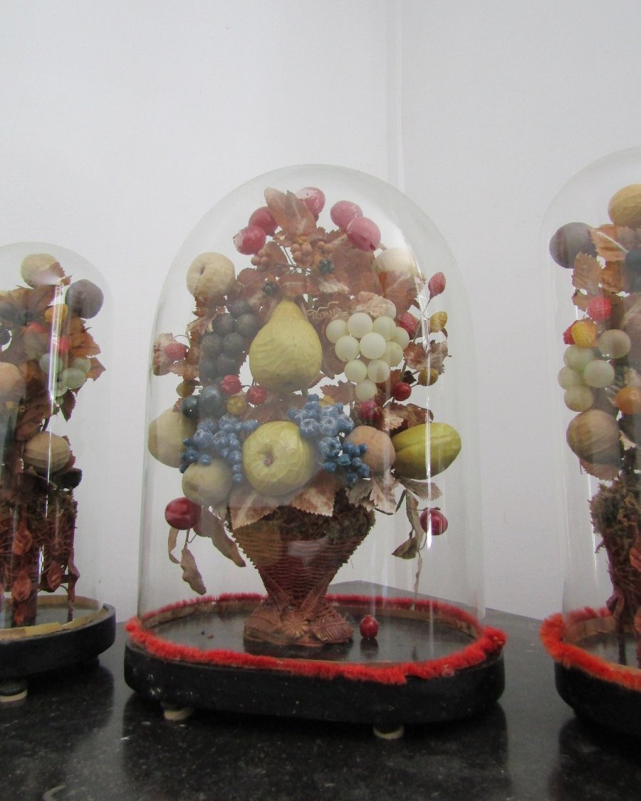 Garnitures de fruits sous globe-photo-2