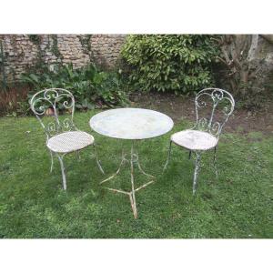 Guéridon et chaises de jardin