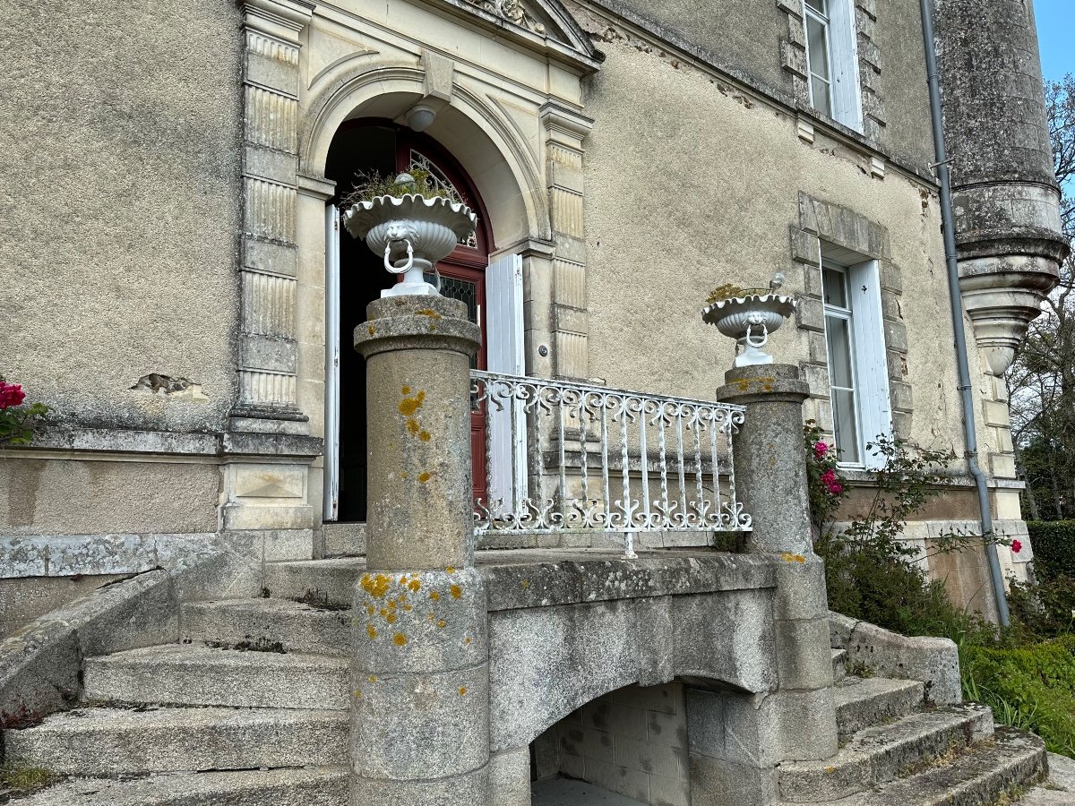 PAIRE DE VASQUES DE JARDIN EN FONTE