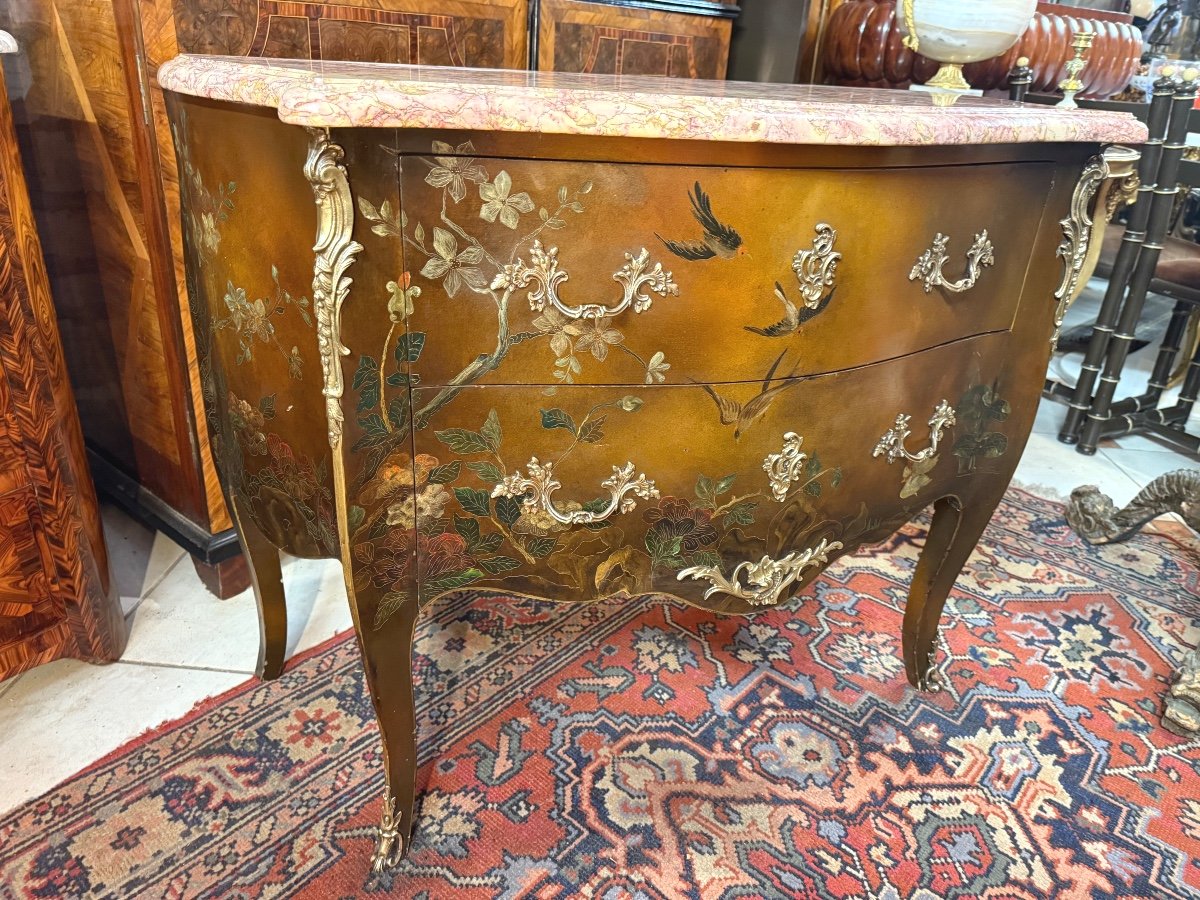 COMMODE EN LAQUE DE CHINE DE STYLE LOUIS XV