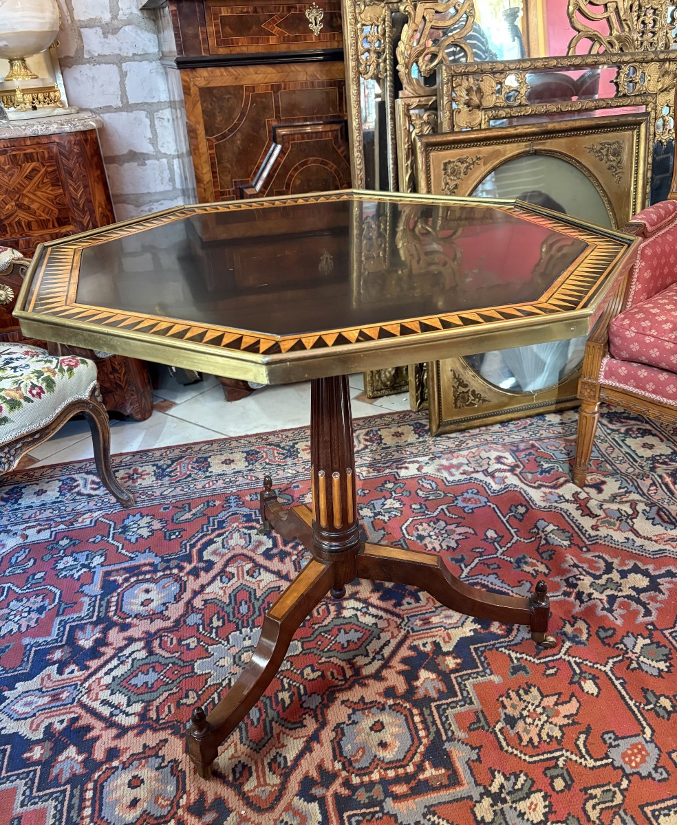 GUERIDON OCTOGONAL BASCULANT D’EPOQUE DIRECTOIRE 