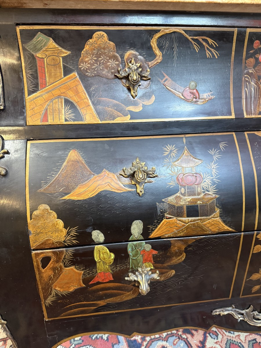 Louis XV Style Tomb-shaped Chest Of Drawers In Chinese Lacquer-photo-3