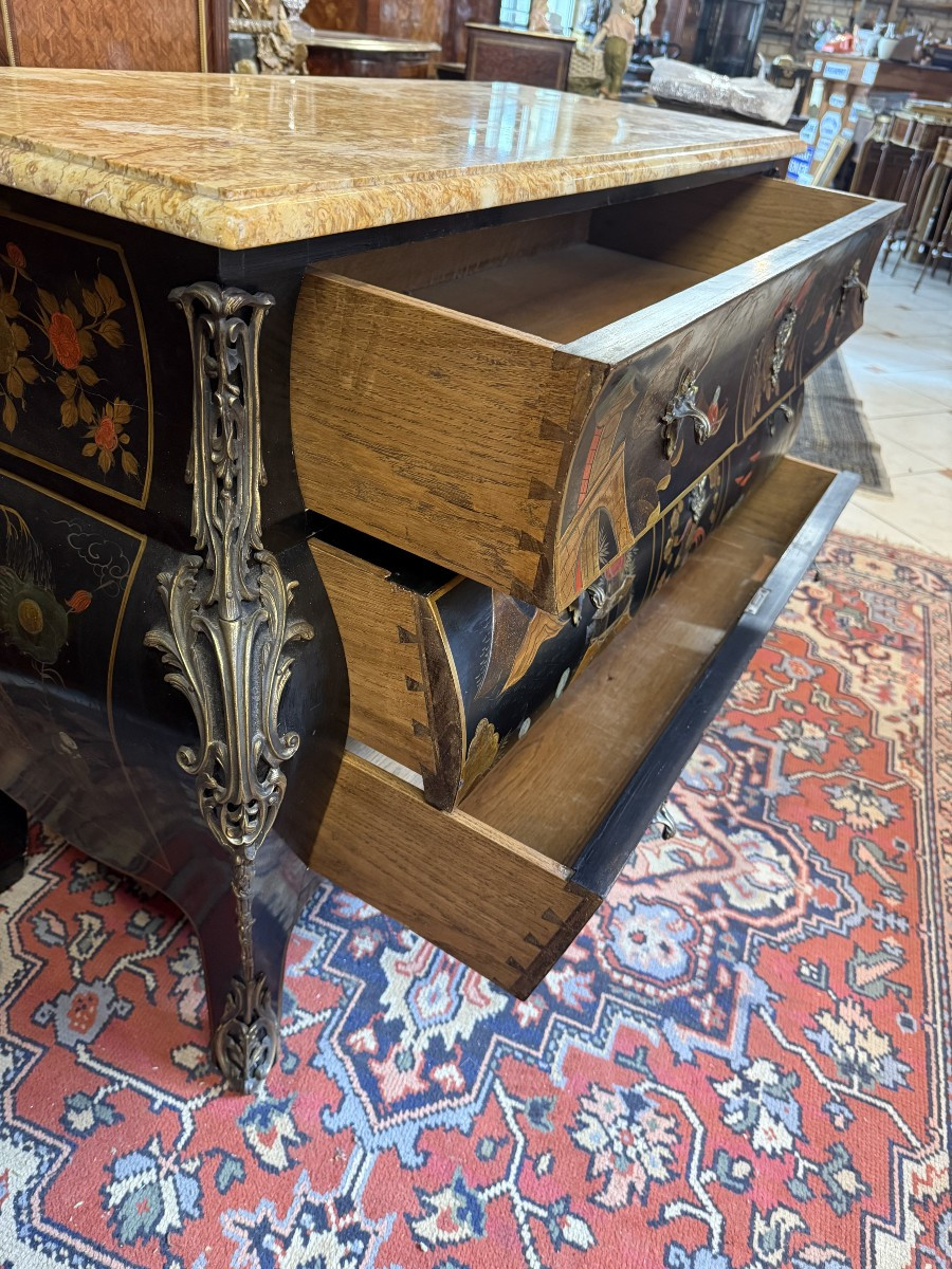 Louis XV Style Tomb-shaped Chest Of Drawers In Chinese Lacquer-photo-2