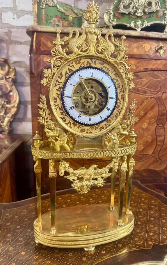 PENDULE PORTIQUE EN BRONZE RETOUR D’EGYPTE