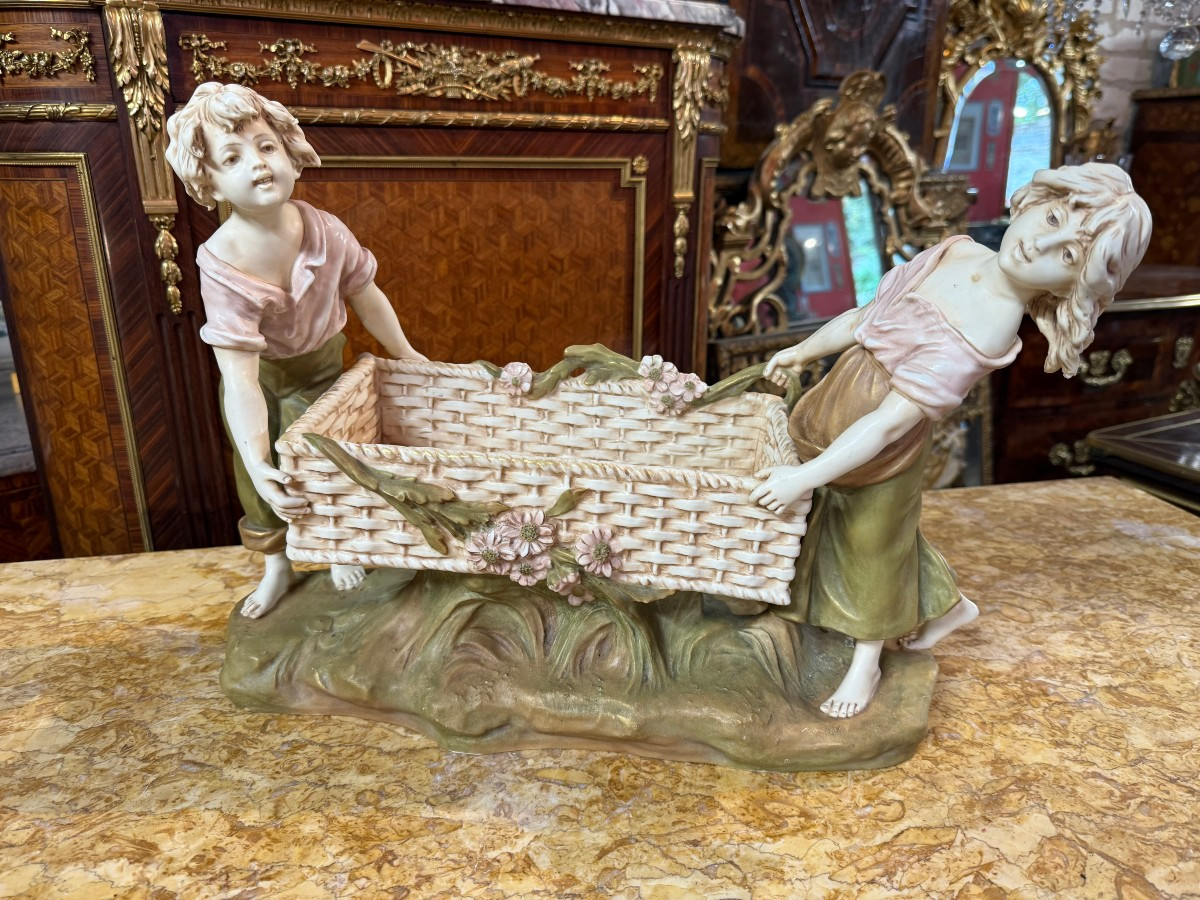 CENTRE DE TABLE EN PORCELAINE de la Manufacture ROYAL DUX- BOHÈME - TCHÉCOSLOVAQUIE