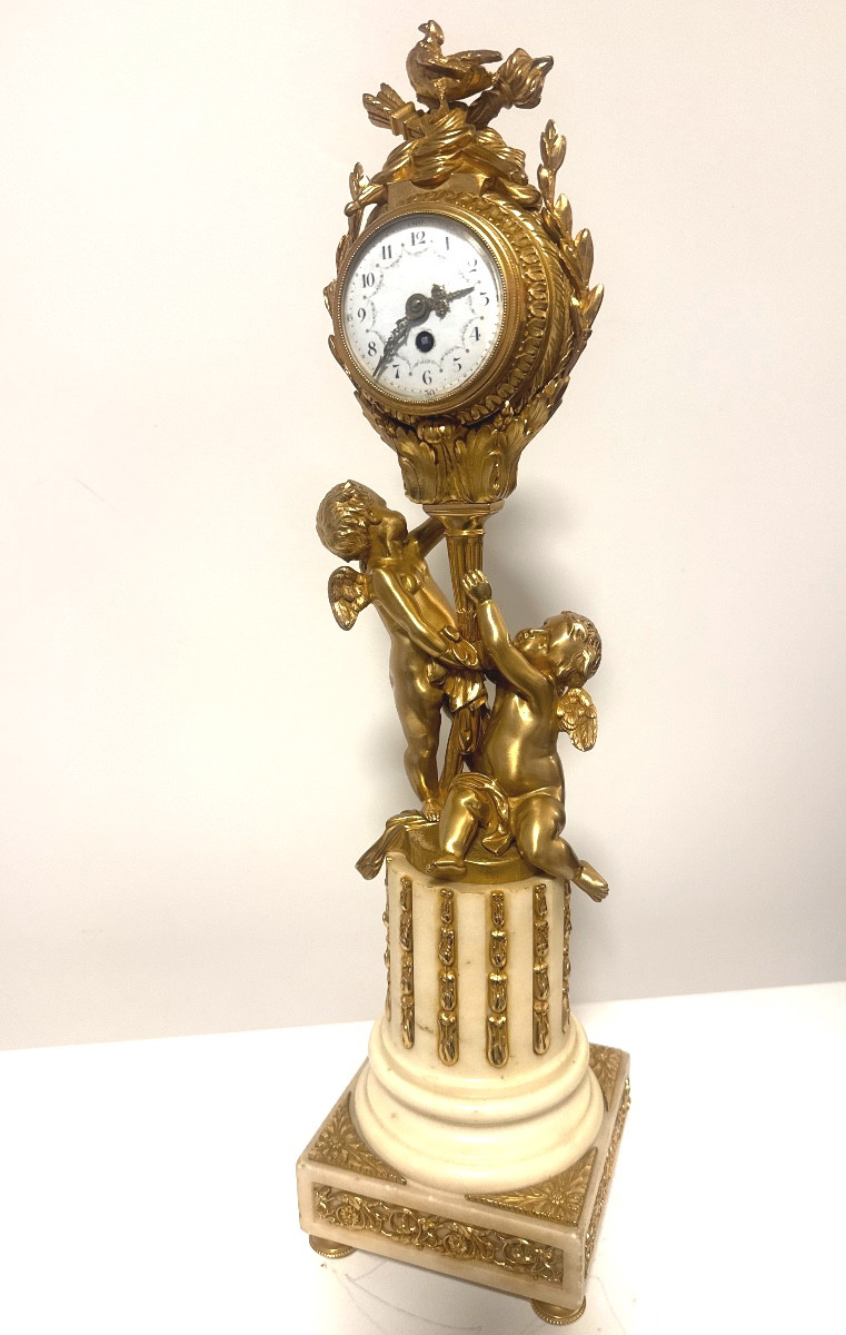 PENDULE DE STYLE LOUIS XVI