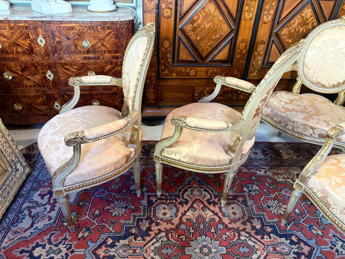 SERIE DE QUATRE FAUTEUILS DE STYLE LOUIS XVI-photo-3