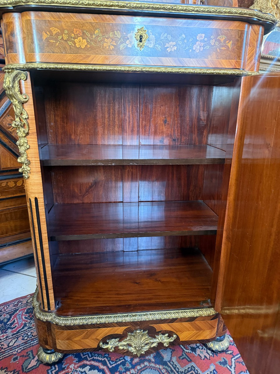  BUFFET A HAUTEUR D’APPUI FORMANT VITRINE EN MARQUETERIE DE STYLE LOUIS XV-photo-4