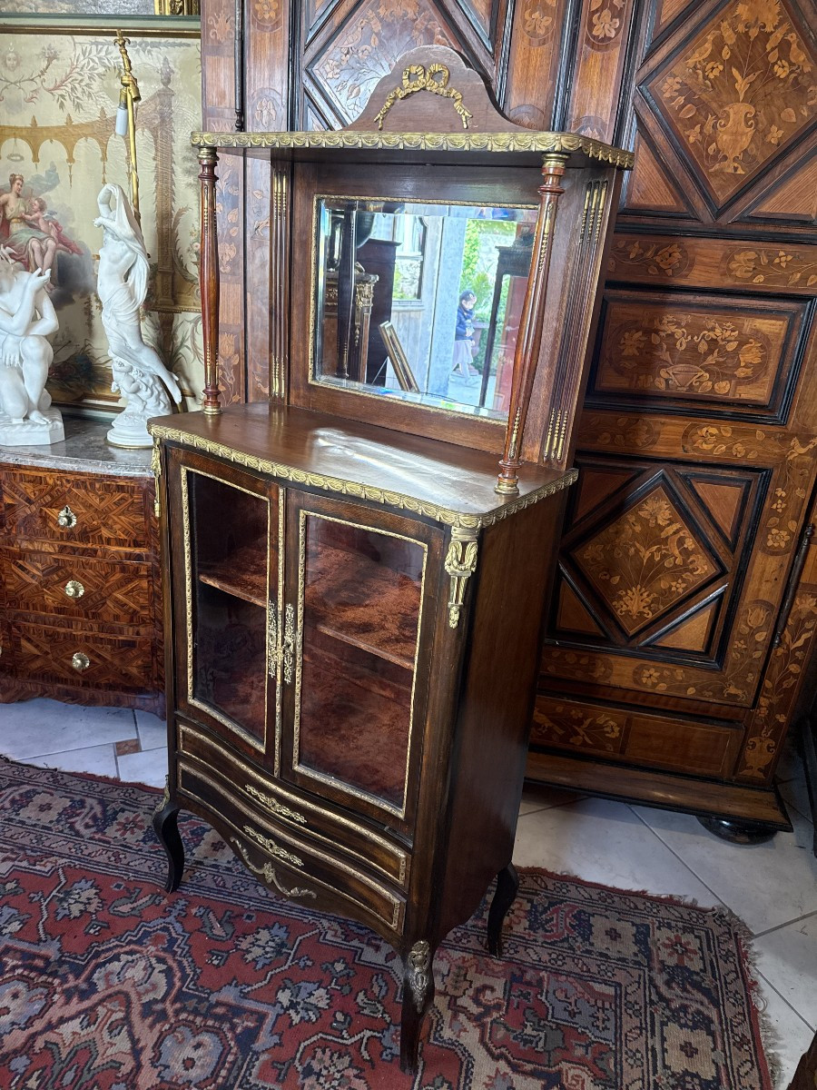 BUFFET FORMANT VITRINE AVEC ETAGERE de style Louis XVI en acajou,-photo-2