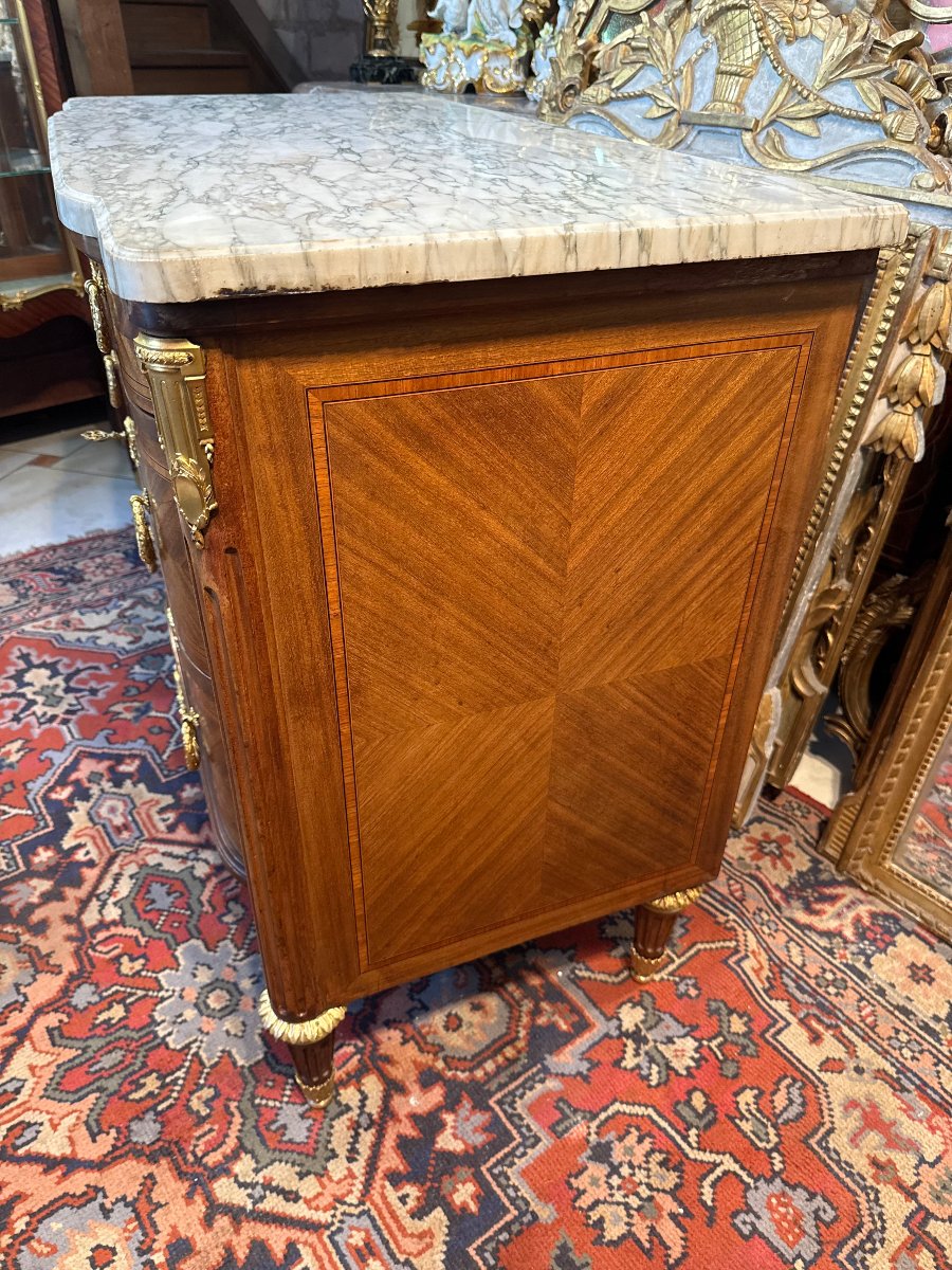 COMMODE A LEGER RESSAUT CENTRAL de style Louis XVI-photo-3