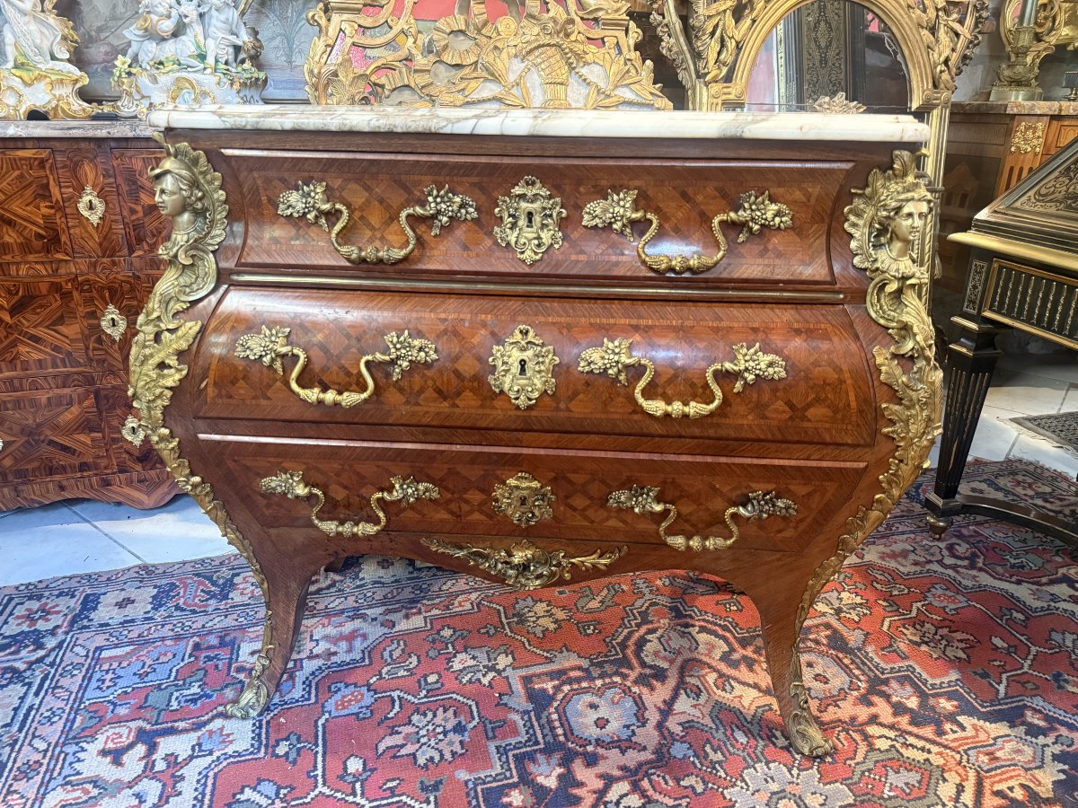 COMMODE EN MARQUETERIE STYLE LOUIS XV 