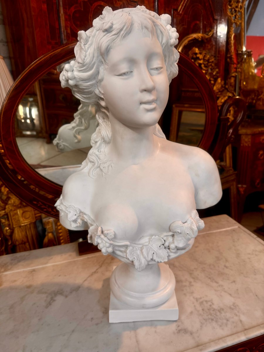 Biscuit Bust Of The Cheeky Young Girl