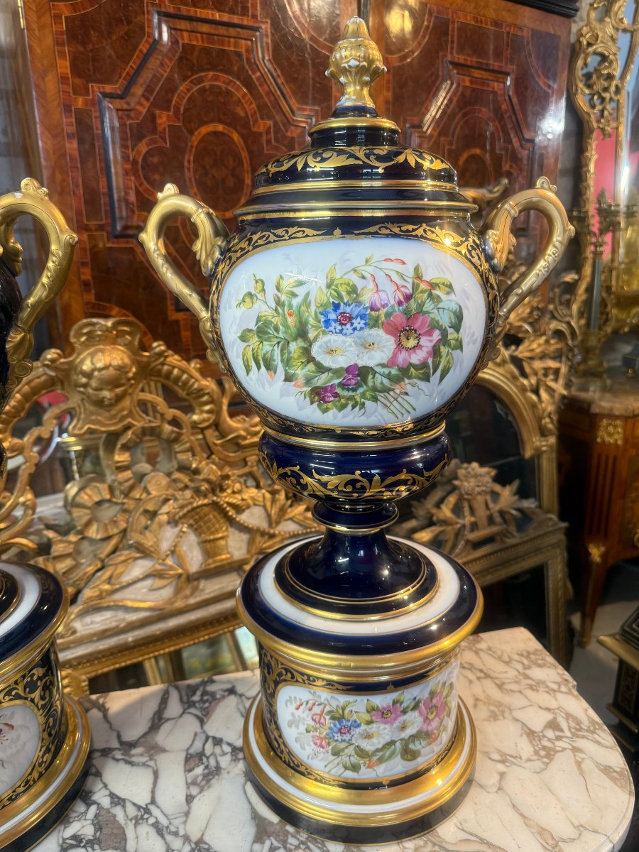 PAIRE DE POTS A PHARMACIE OU VASES A COUVERCLE NAPOLEON III-photo-2