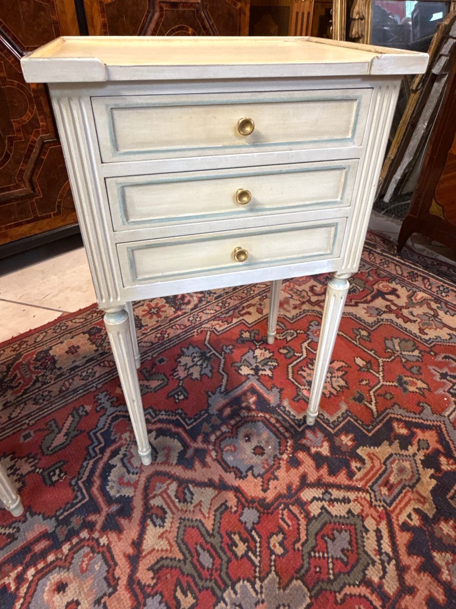 PAIRE DE CHEVETS RECHAMPI DE STYLE LOUIS XVI -photo-2