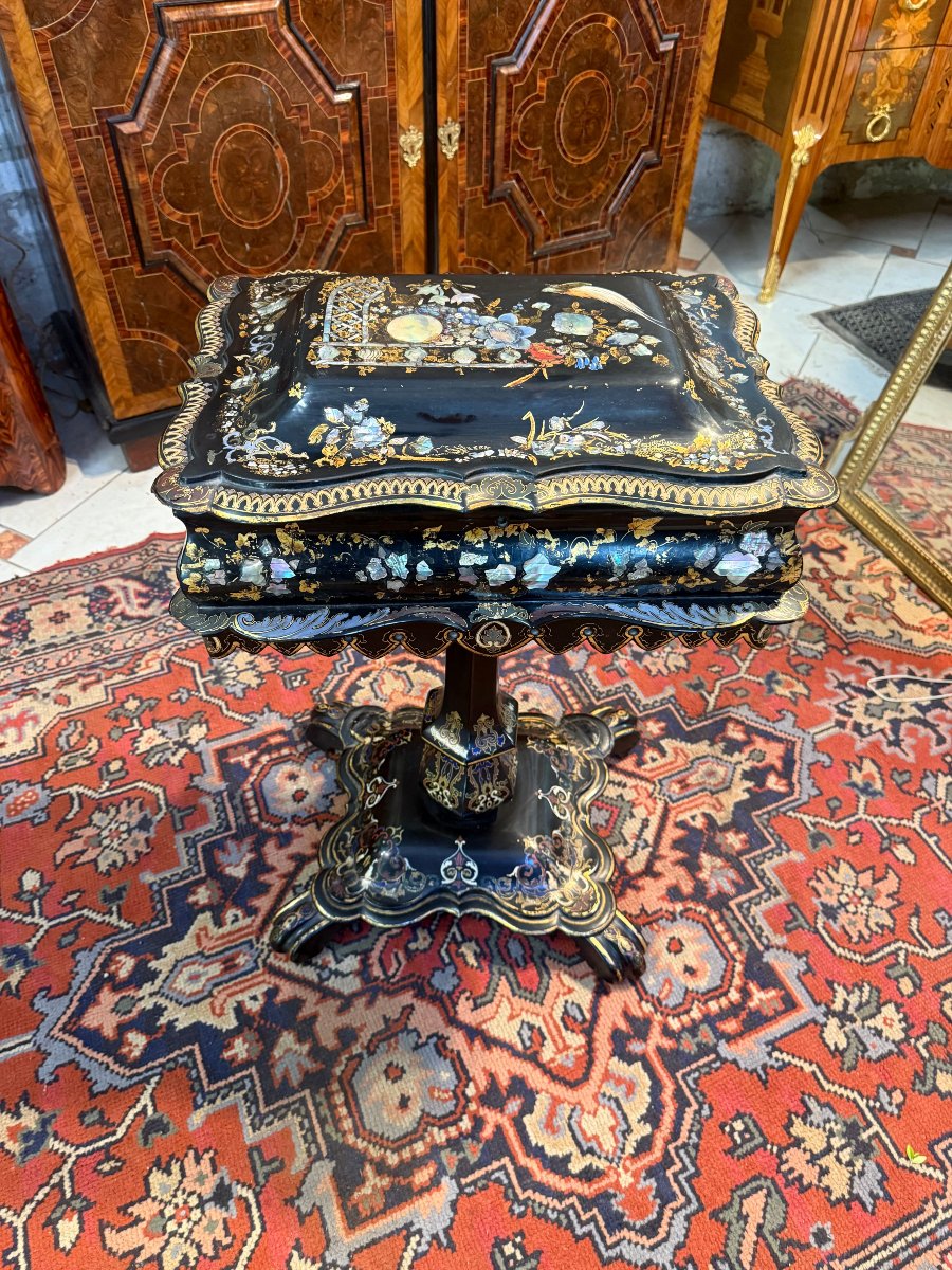TRAVAILLEUSE EPOQUE NAPOLEON III