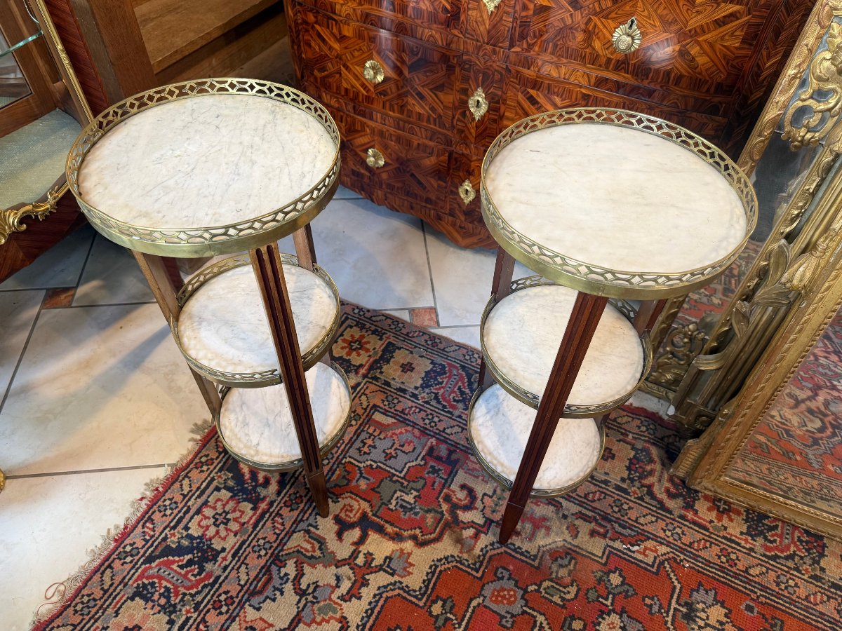 PAIRE DE GUERIDONS OU DESSERTE A TROIS PLATEAUX DE STYLE LOUIS XVI-photo-1