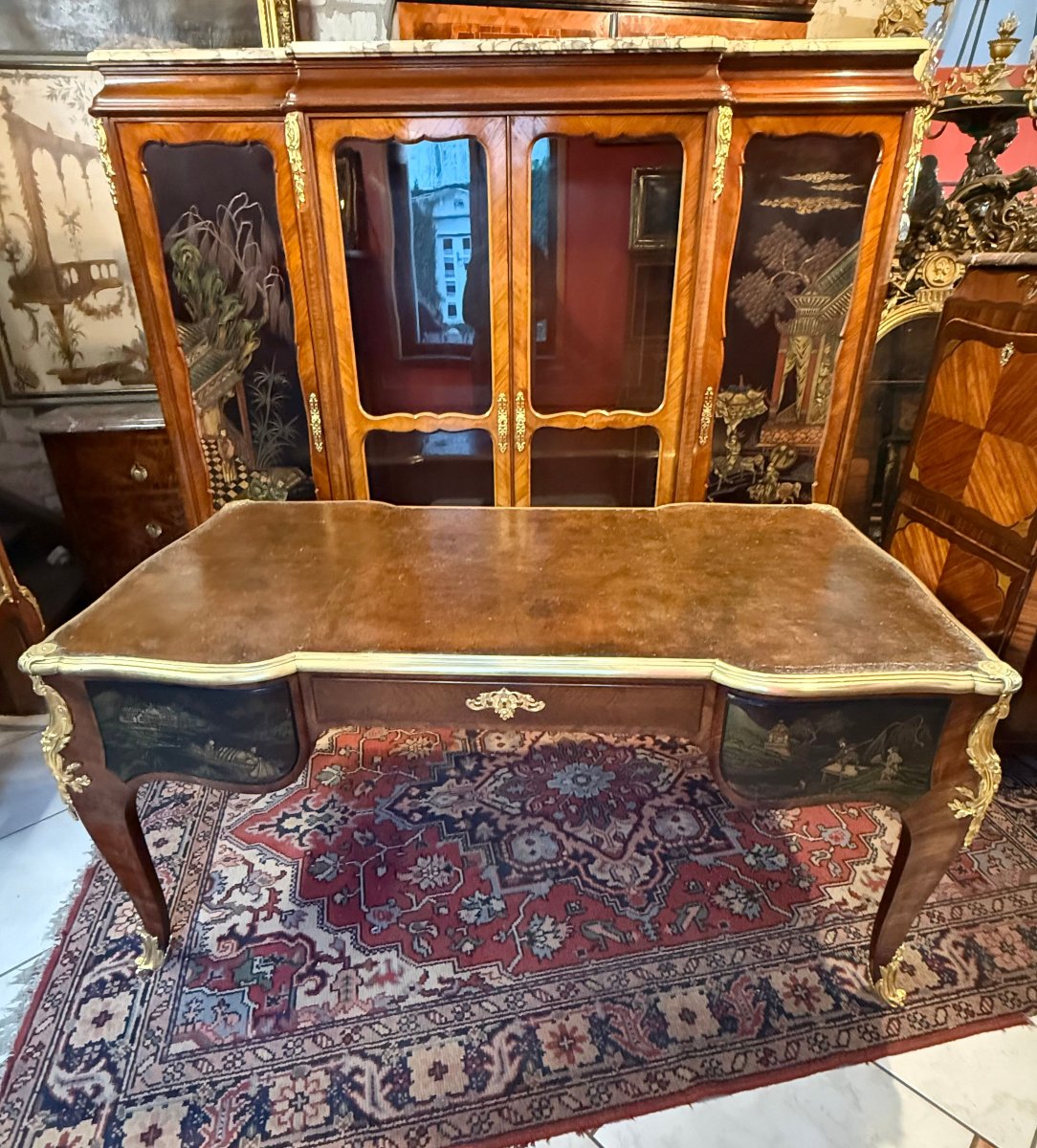 ENSEMBLE BUREAU ET CABINET DE TRAVAIL DE STYLE LOUIS XV