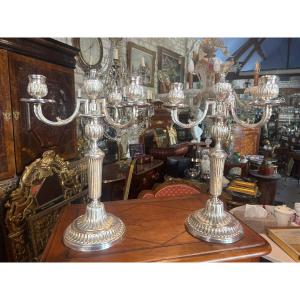 PAIRE DE CHANDELIERS EN BRONZE ARGENTE STYLE LOUIS XVI – 19ème
