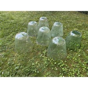 ENSEMBLE DE SEPT CLOCHES DE JARDIN OU JARDINIER