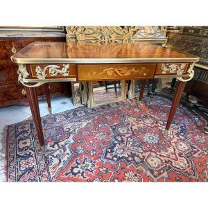 BUREAU PLAT DE STYLE LOUIS XVI – NAPOLEON III – D’APRES UN MODELE DE Jean- Henri RIESNER